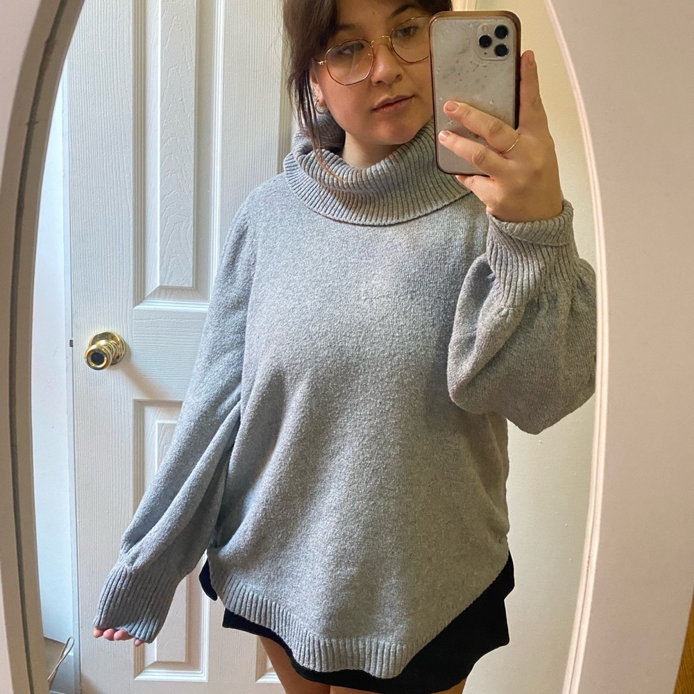 oversized turtleneck